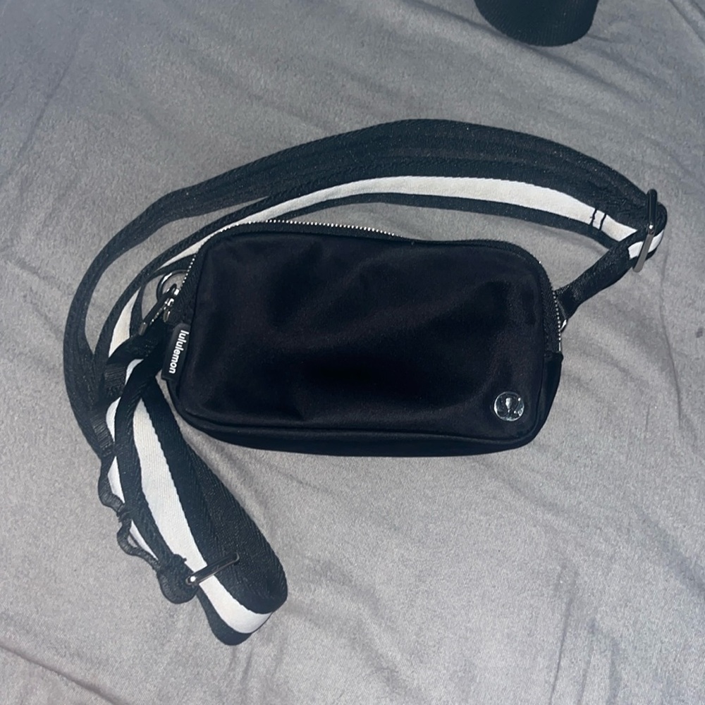 Lululemon belt bag